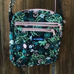 Kavu Zippit crossbody purse and Quick Zip pouch